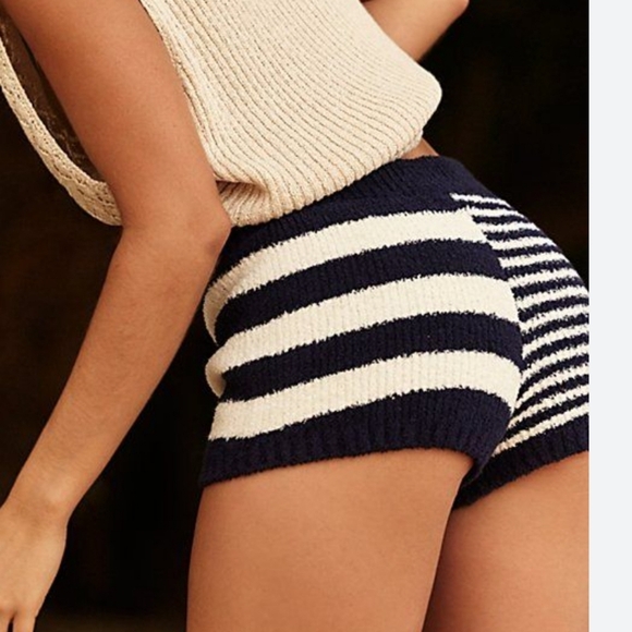 Free People FP beach Orlanda white green stripe fuzzy Sweater Shorts size Medium - Picture 6 of 6